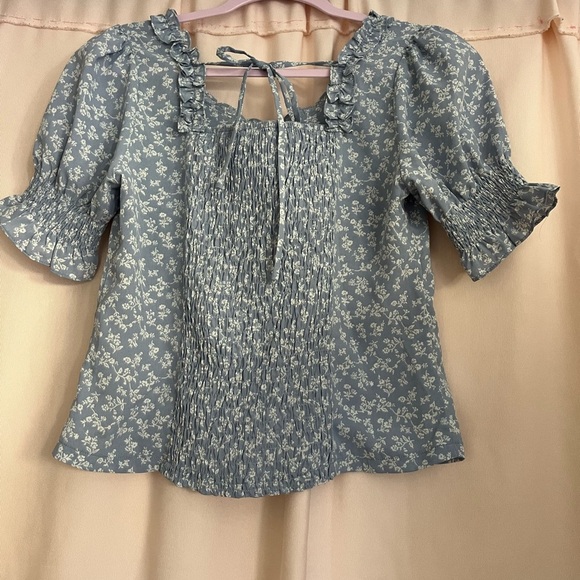 Blue and White Puff Sleeve Ruffled Blouse - Picture 3 of 5